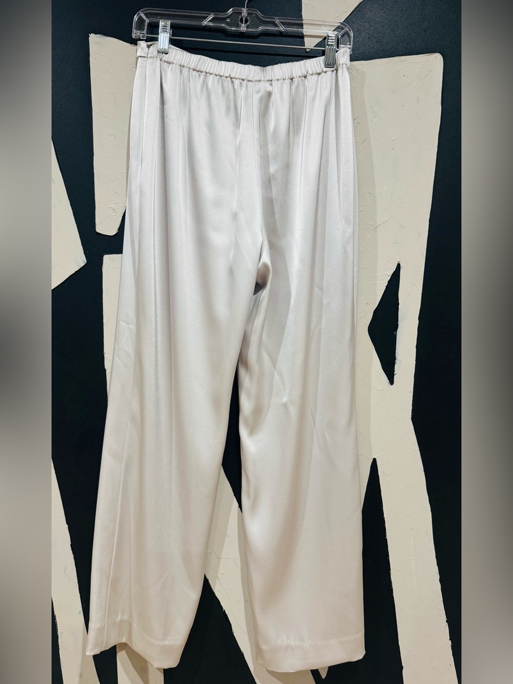 St John women Collection Kate liquid satin pants size 4 - Picture 8 of 8